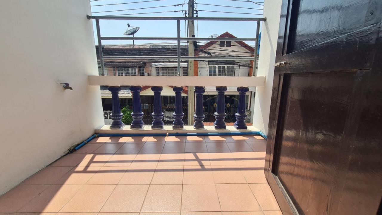 Panmanee Apartment Bangkok Bagian luar foto